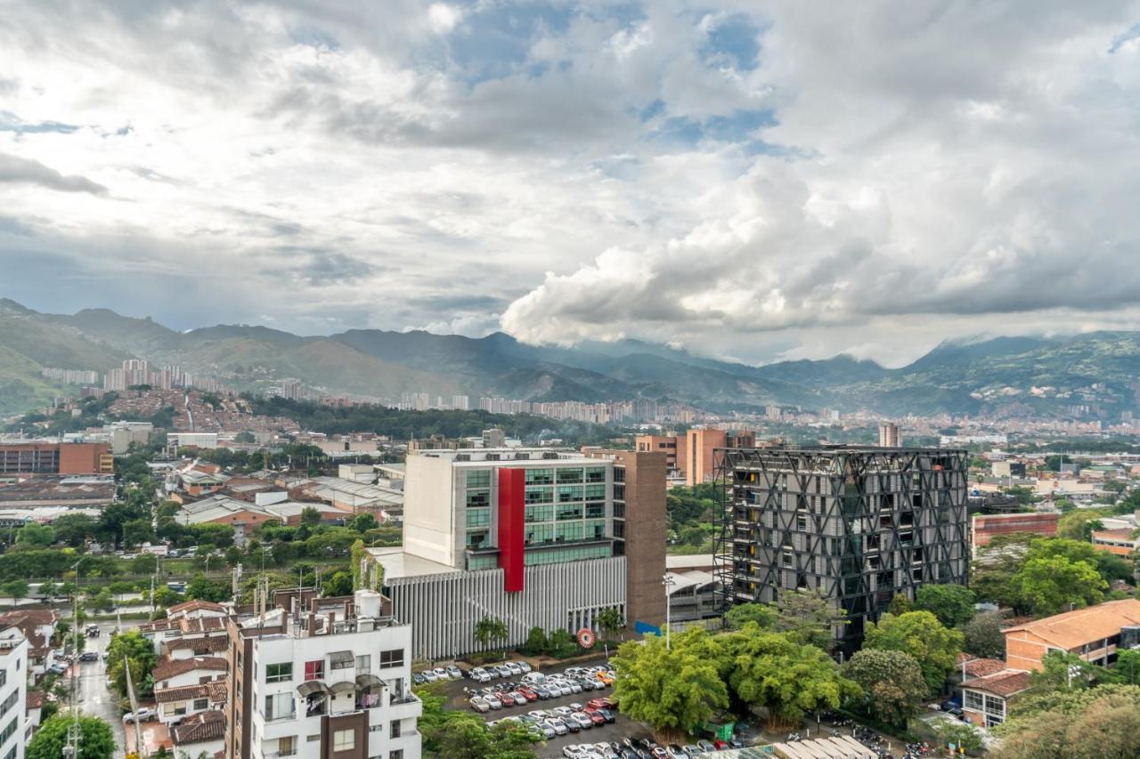 Apartamentos Go Living & Suites By Housy Host Medellín Kültér fotó