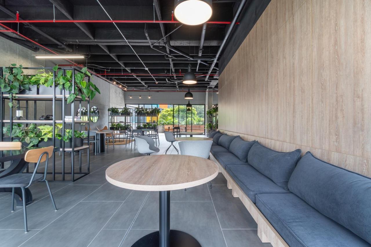 Apartamentos Go Living & Suites By Housy Host Medellín Kültér fotó