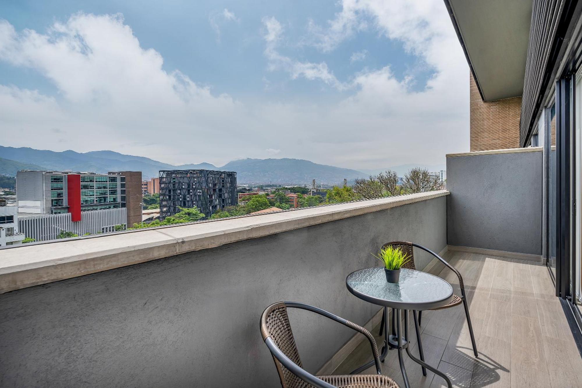 Apartamentos Go Living & Suites By Housy Host Medellín Kültér fotó